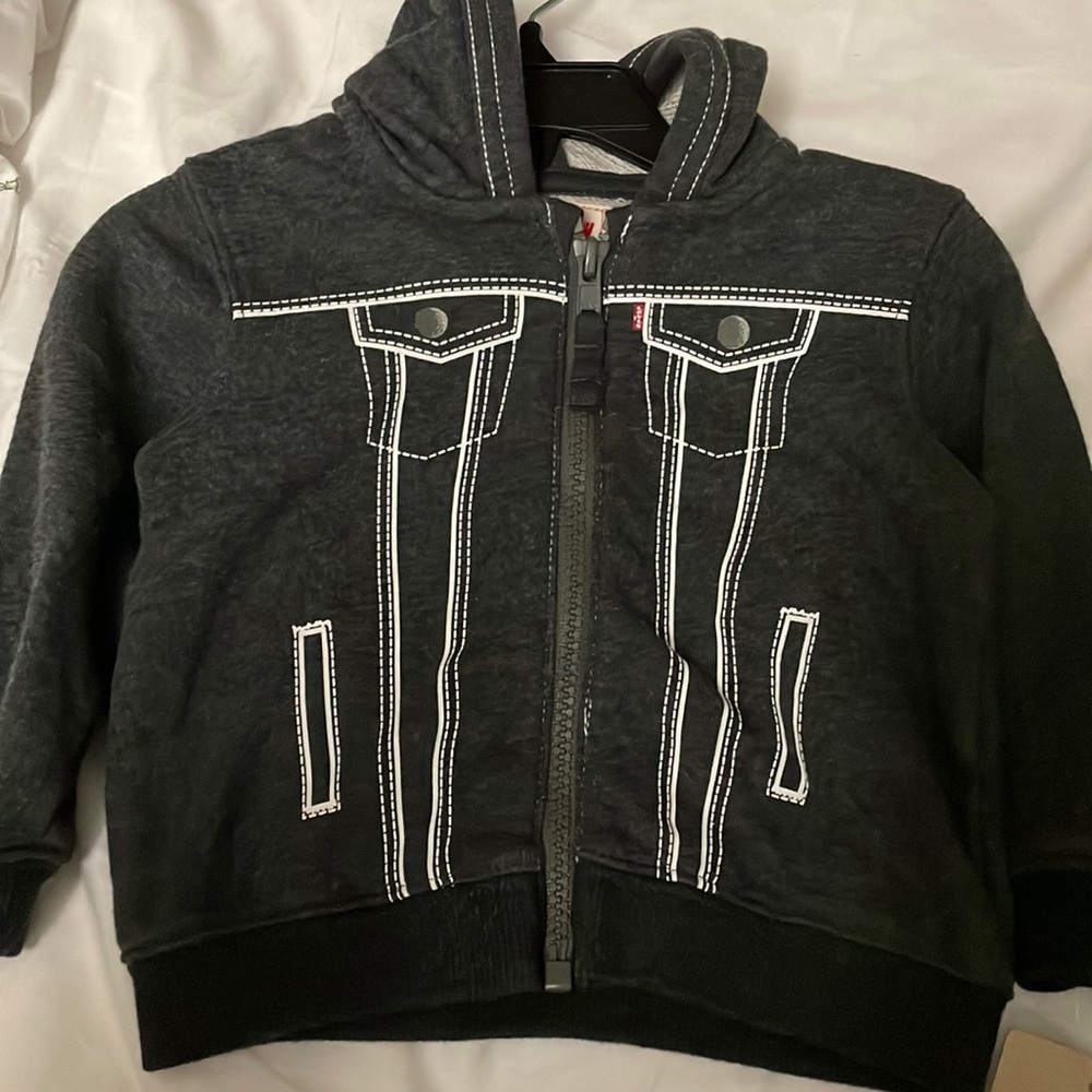Levi’s Jacket 6-9 month NWT so cute for boy or girl.